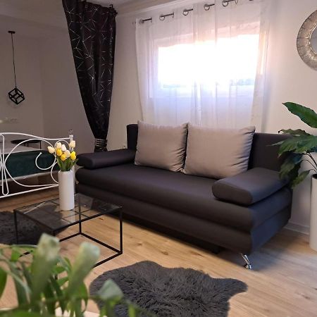 Studio Apartman Maris Apartment Zadar Exterior photo
