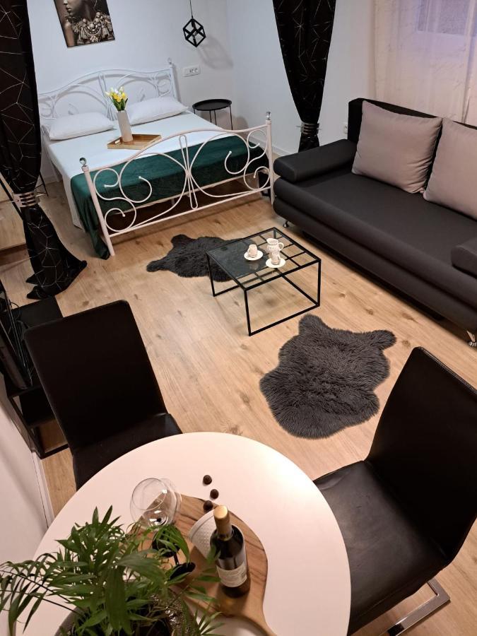 Studio Apartman Maris Apartment Zadar Exterior photo